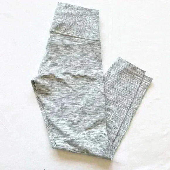 Lululemon gray cropped leggings size 4 EUC - Picture 1 of 6